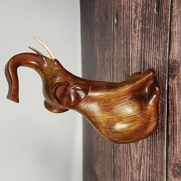 Vintage Carved Wood elephant - Picture 4 of 16